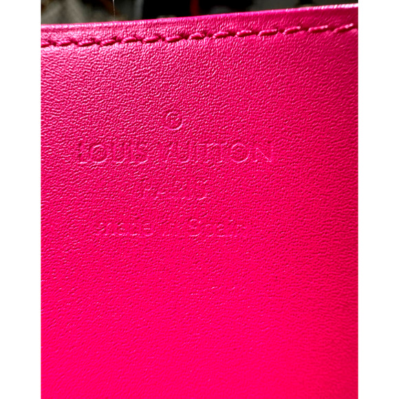 Collector piece 2020 LV limited Valentines Monogram Wallet full inclusion - Picture 12 of 12